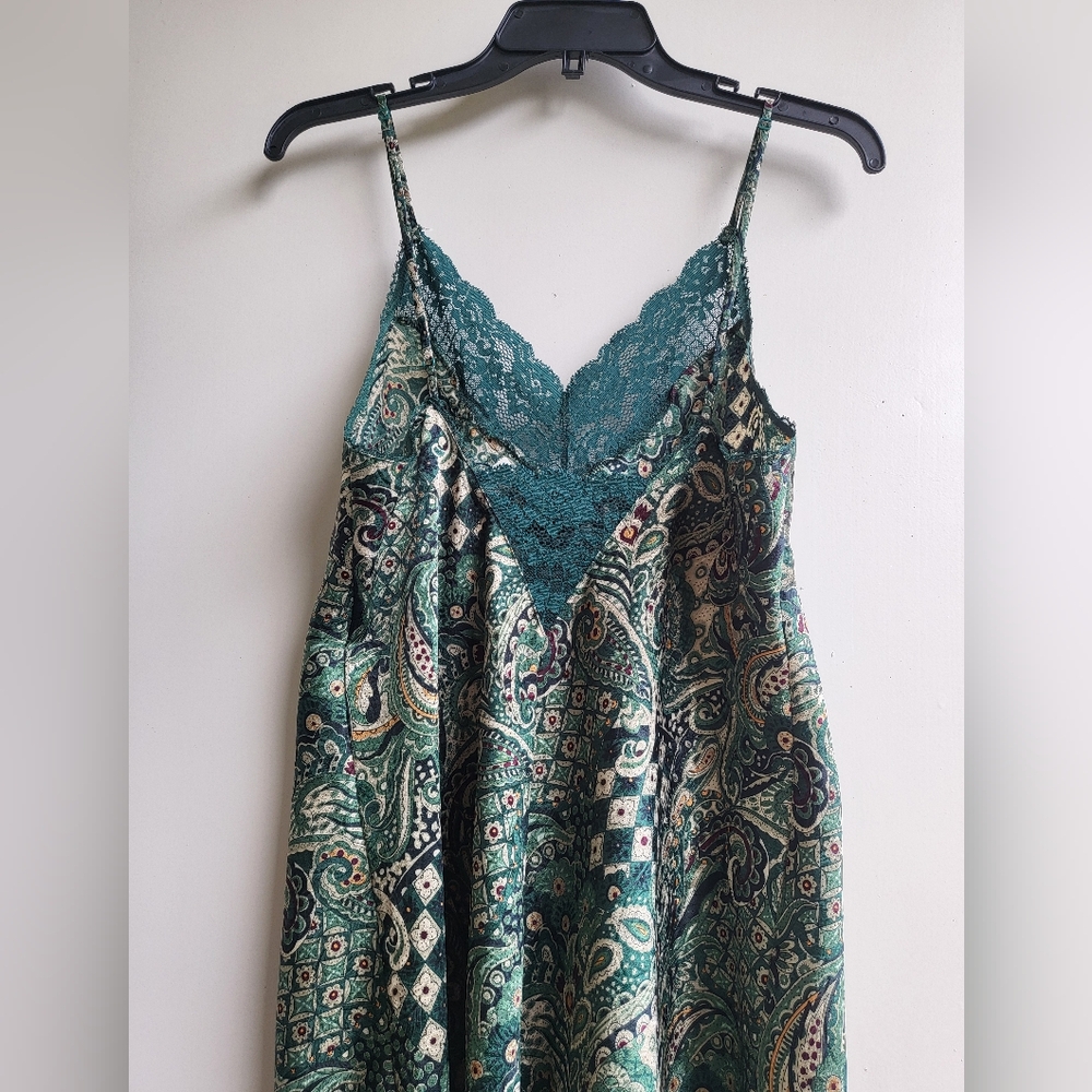 Forest Green paisley lace slip - Picture 6 of 8